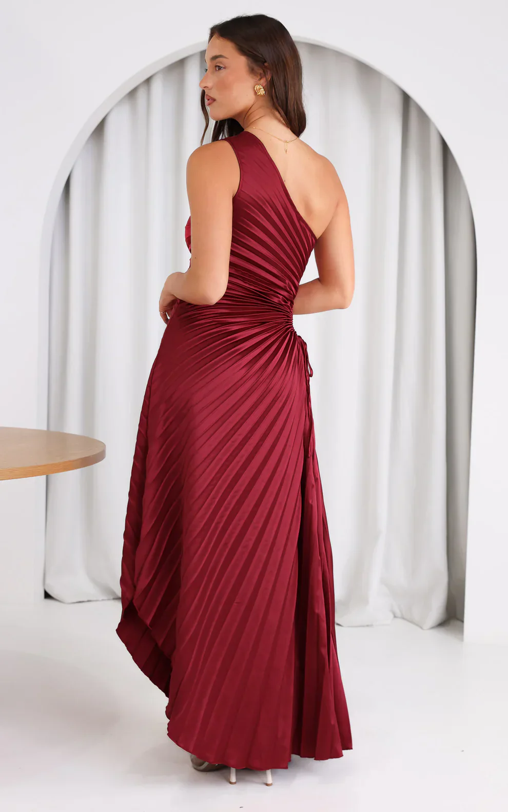 Adiana - Ein-Schulter Plissiertes Midi-Kleid - Image 4