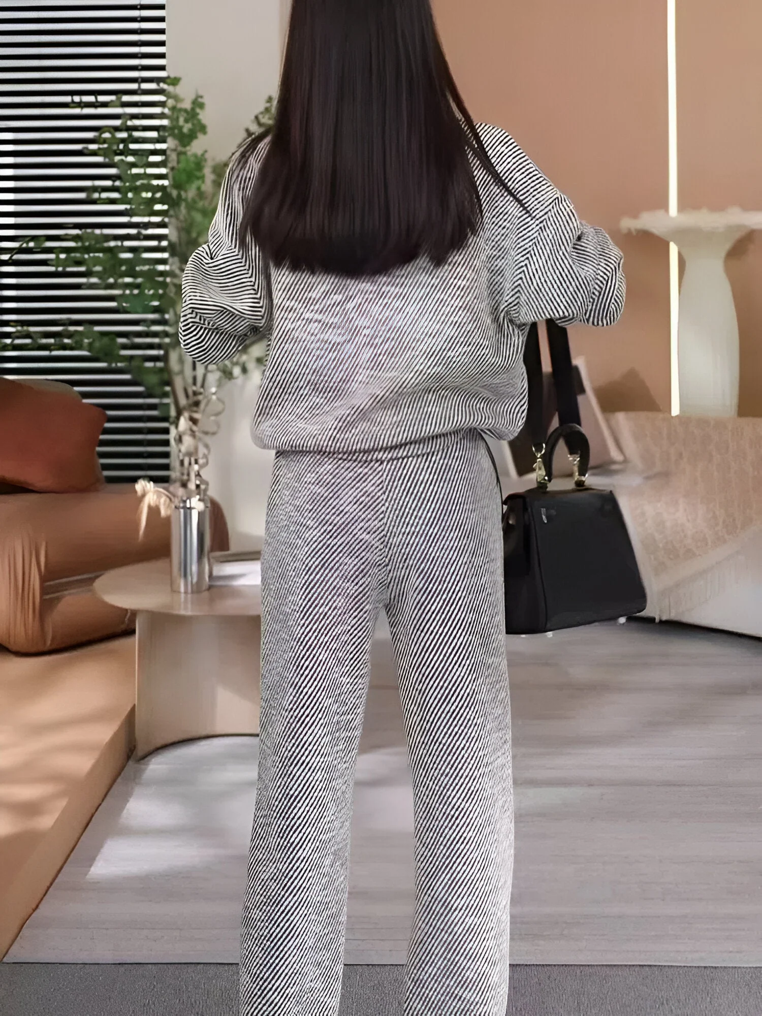 Adina | Müheloser Stil mit einem auffälligen Streifen-Design - Image 4