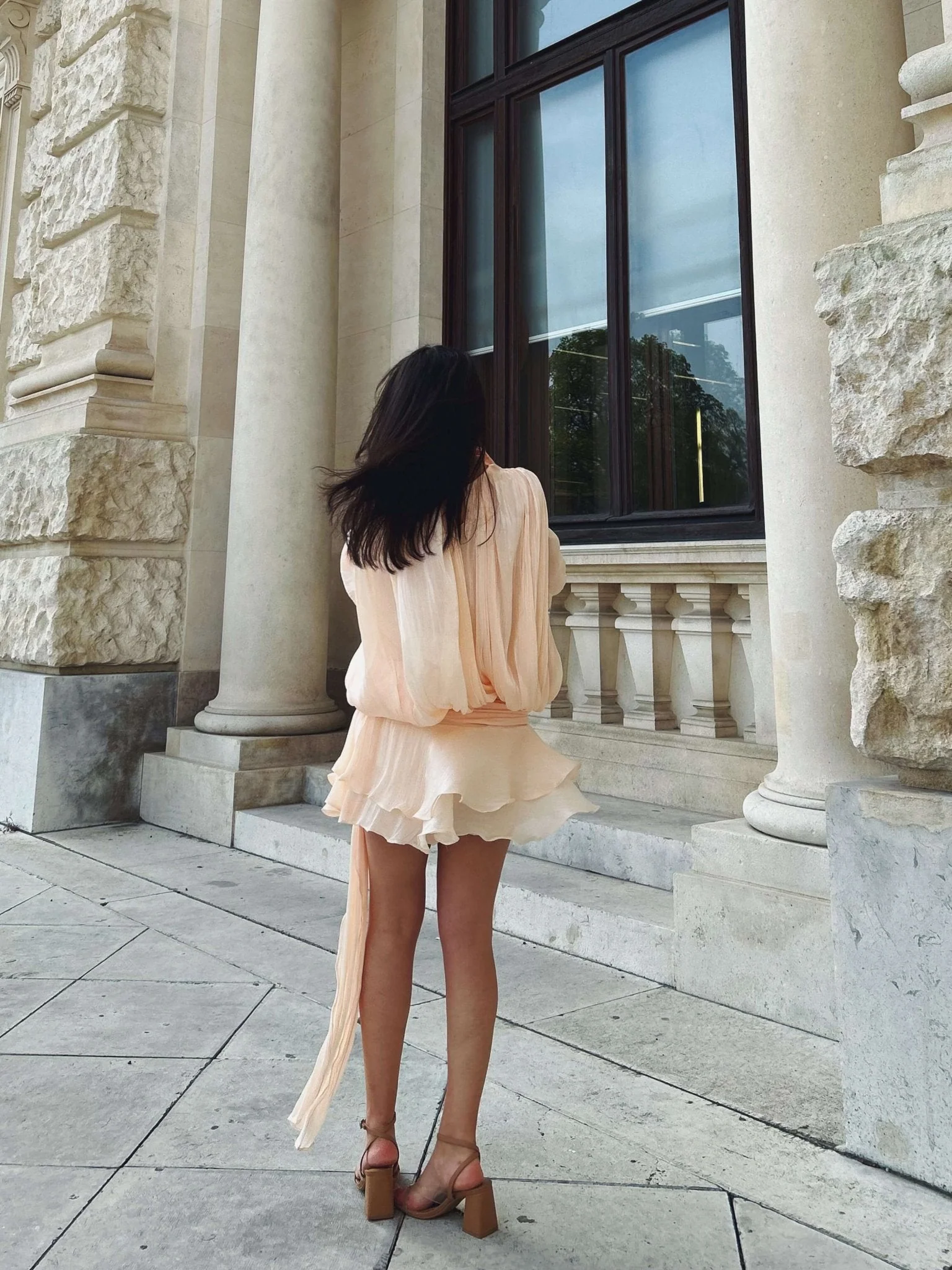 Aella | Chiffon-Minikleid Mit Volants - Image 2