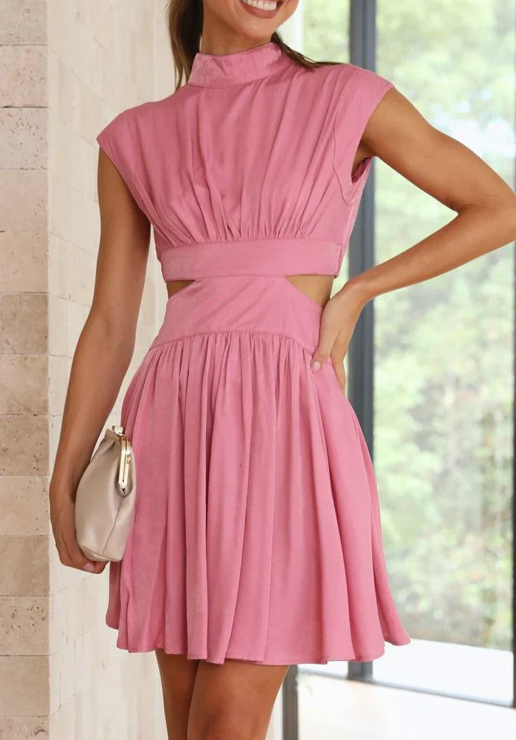 Ahzi – Ärmelloses, ausgestelltes Kleid mit hohem Ausschnitt und Cut-out-Taille - Image 8