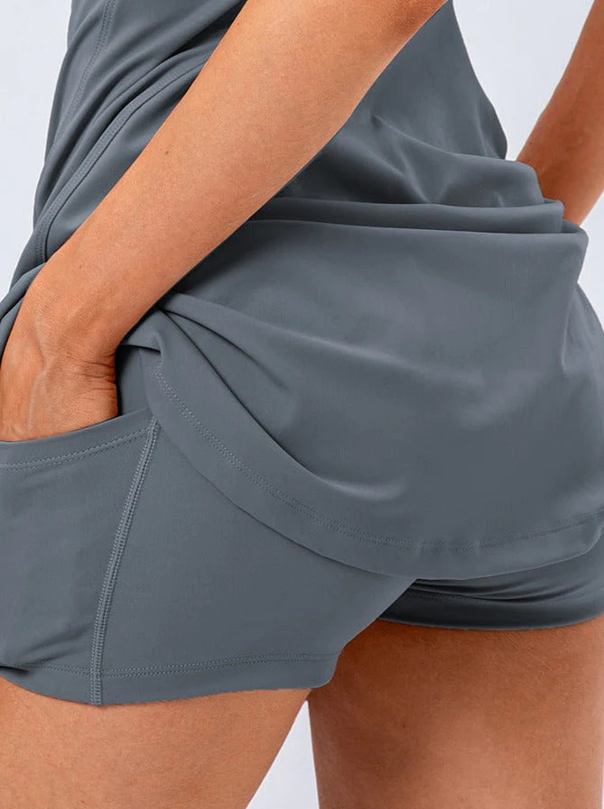 Alina | Sportlich geschnittenes graues Tenniskleid - Image 2