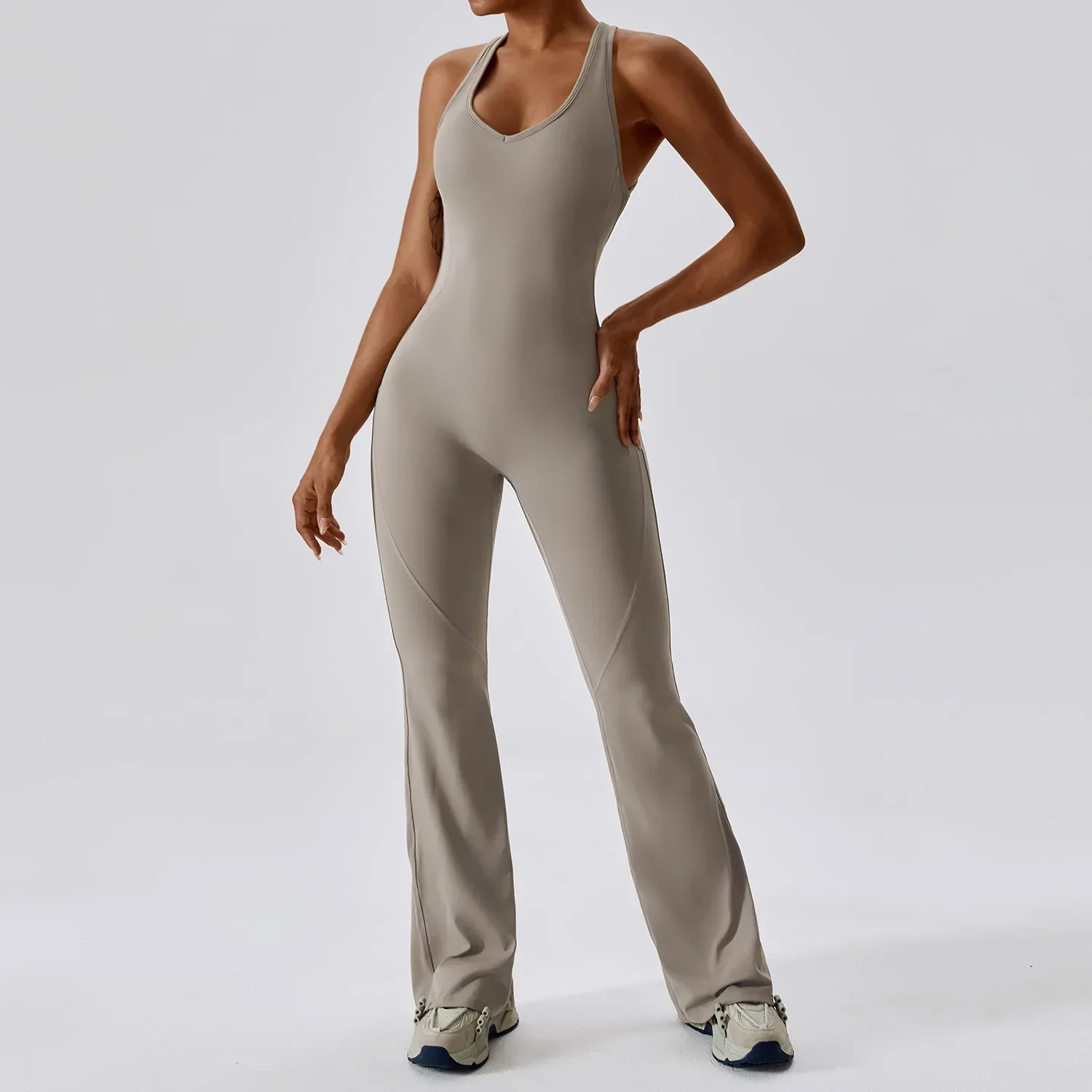 Alira | Yoga Einteiler Mit Figurbetontem Design & Flare-Bein - Image 9