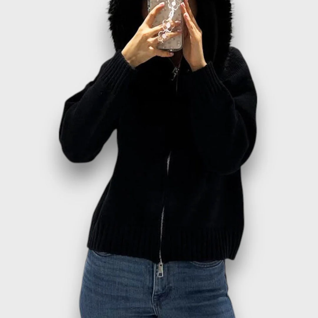 Alisanne – Strickjacke mit Reißverschluss und Faux-Fur-Kragen - Image 11