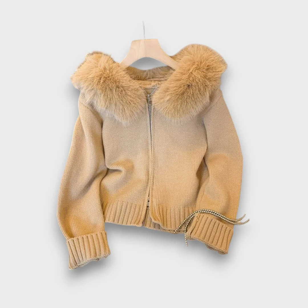 Alisanne – Strickjacke mit Reißverschluss und Faux-Fur-Kragen - Image 8