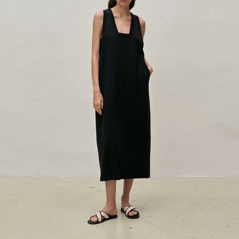 Alva- Damen Maxikleid mit modernen Details und V-Ausschnitt - Image 2