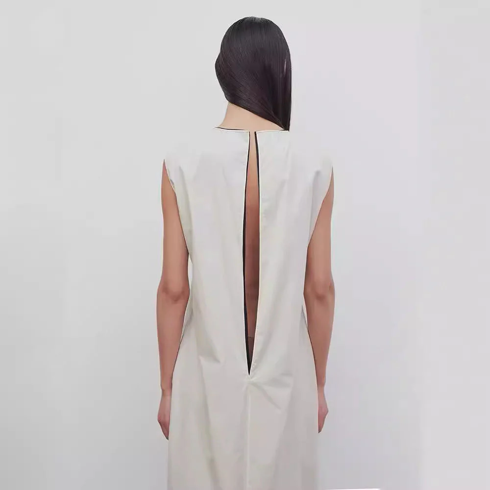Amara- Damen maxikleid mit minimalistischer Silhouette und Seitenschlitzen - Image 2