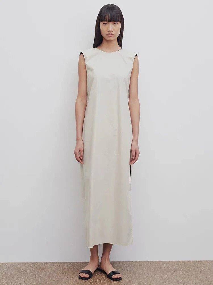 Amara- Damen maxikleid mit minimalistischer Silhouette und Seitenschlitzen - Image 5