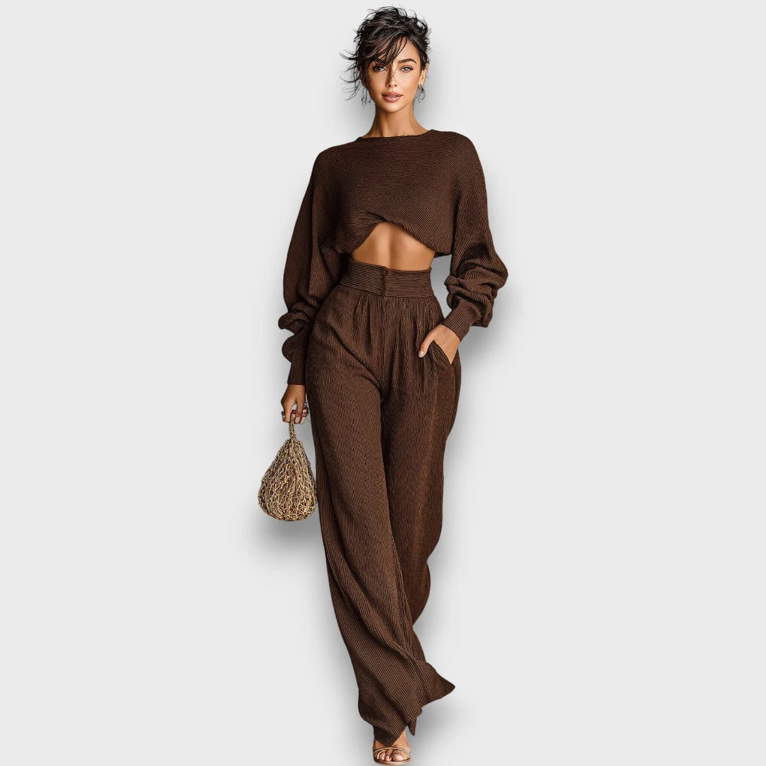 Amariel – Zweiteiler mit Cropped Pullover und weiter Hose - Image 2