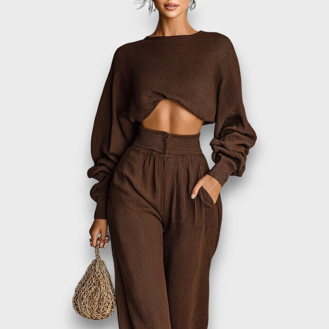 Amariel – Zweiteiler mit Cropped Pullover und weiter Hose - Image 5