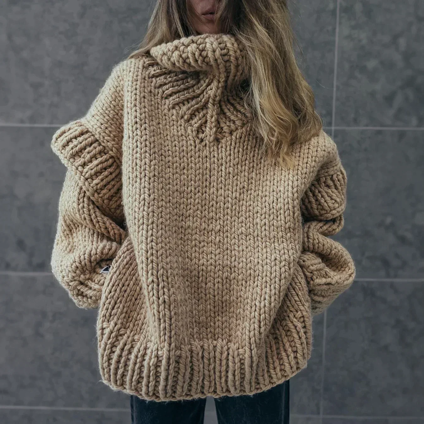 Amelia – Damen Grobstrickpullover Mit Rollkragen - Image 2