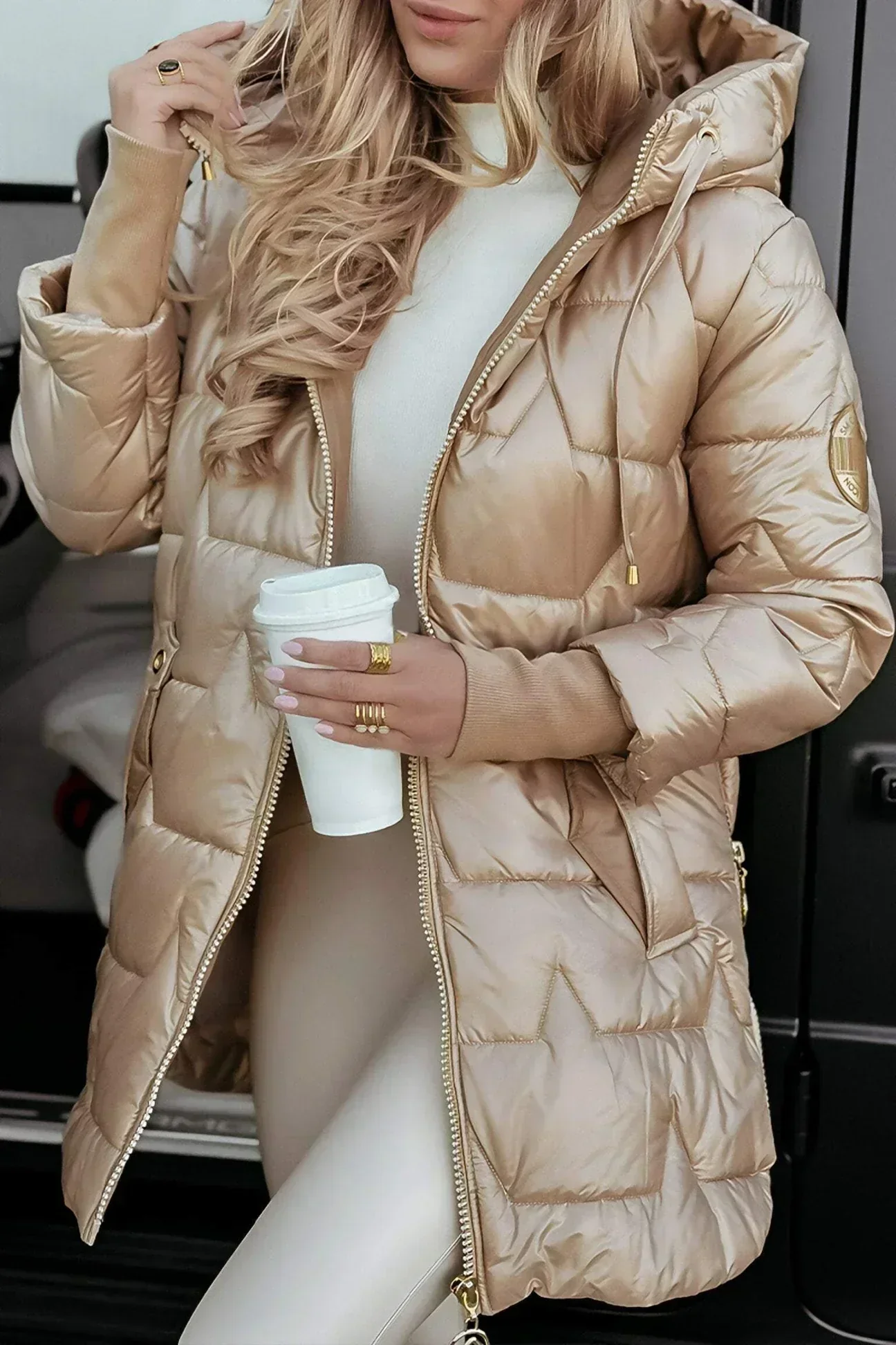 Amelia – Elegante Steppjacke mit Kapuze für Damen - Image 6