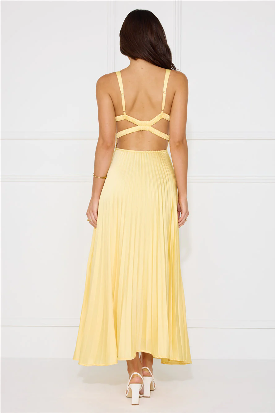 Amelia | Plissiertes Maxikleid Mit Tiefem V-Ausschnitt - Image 3