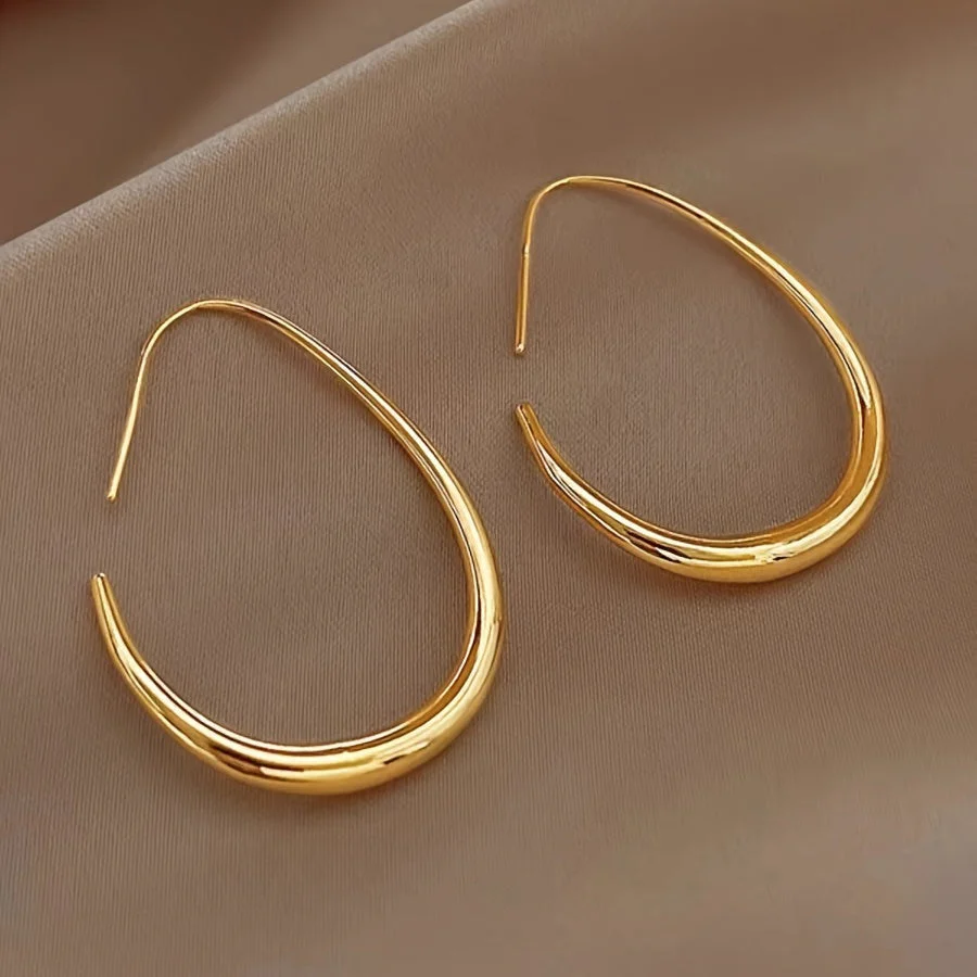Amelie - Goldene Tropfen-Hoops - Image 5