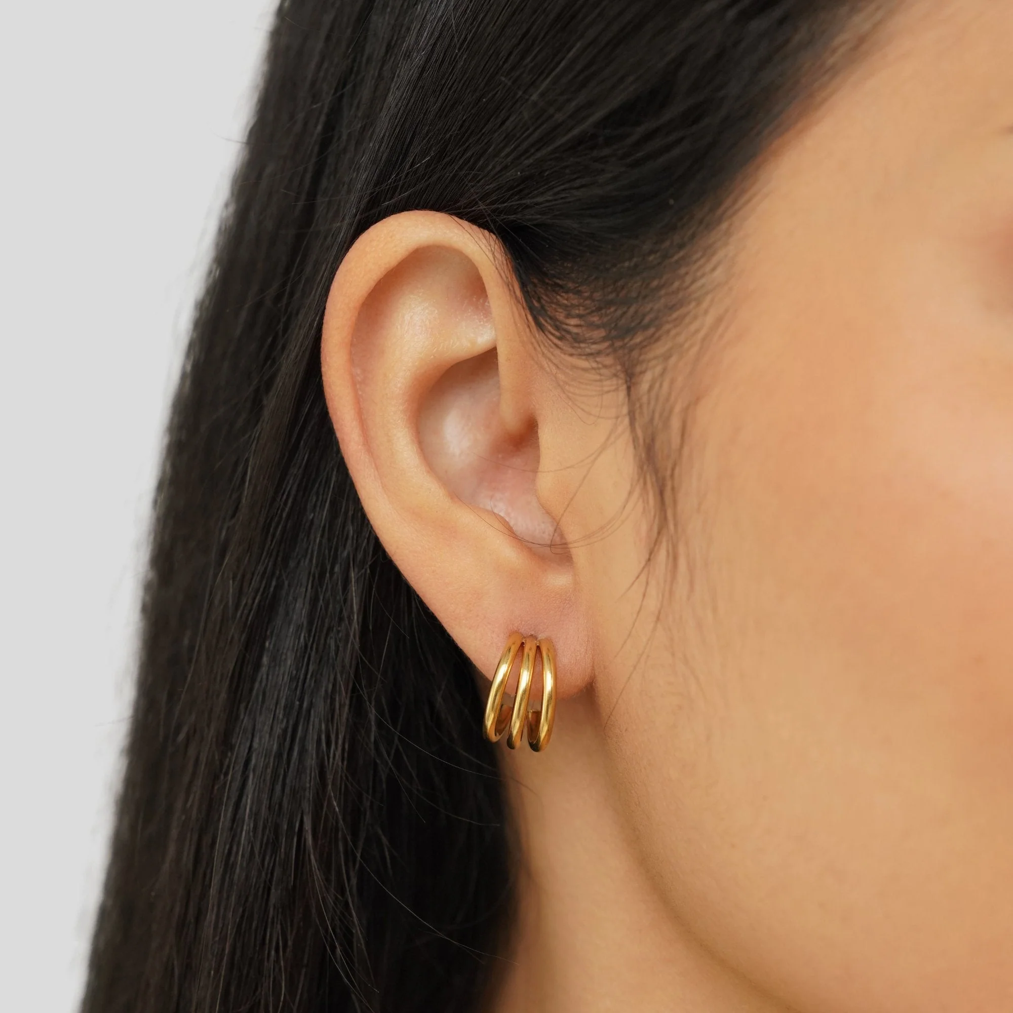 Ana Triple Gold Ohrringe - Image 2