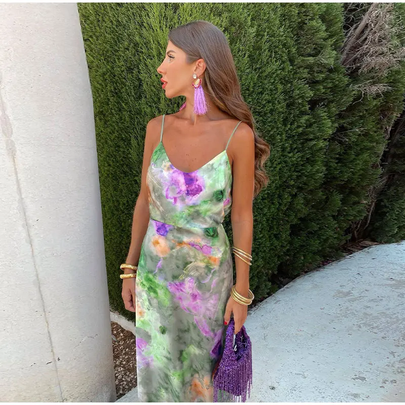 Anisten - Stilvolles Maxi-Kleid mit Halo-Dye-Print und abnehmbarem Schal - Image 2