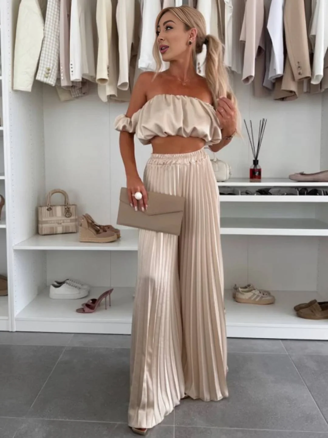 Araceli | Zweiteiliges Set mit Plisseehose und schulterfreiem Oberteil - Image 12