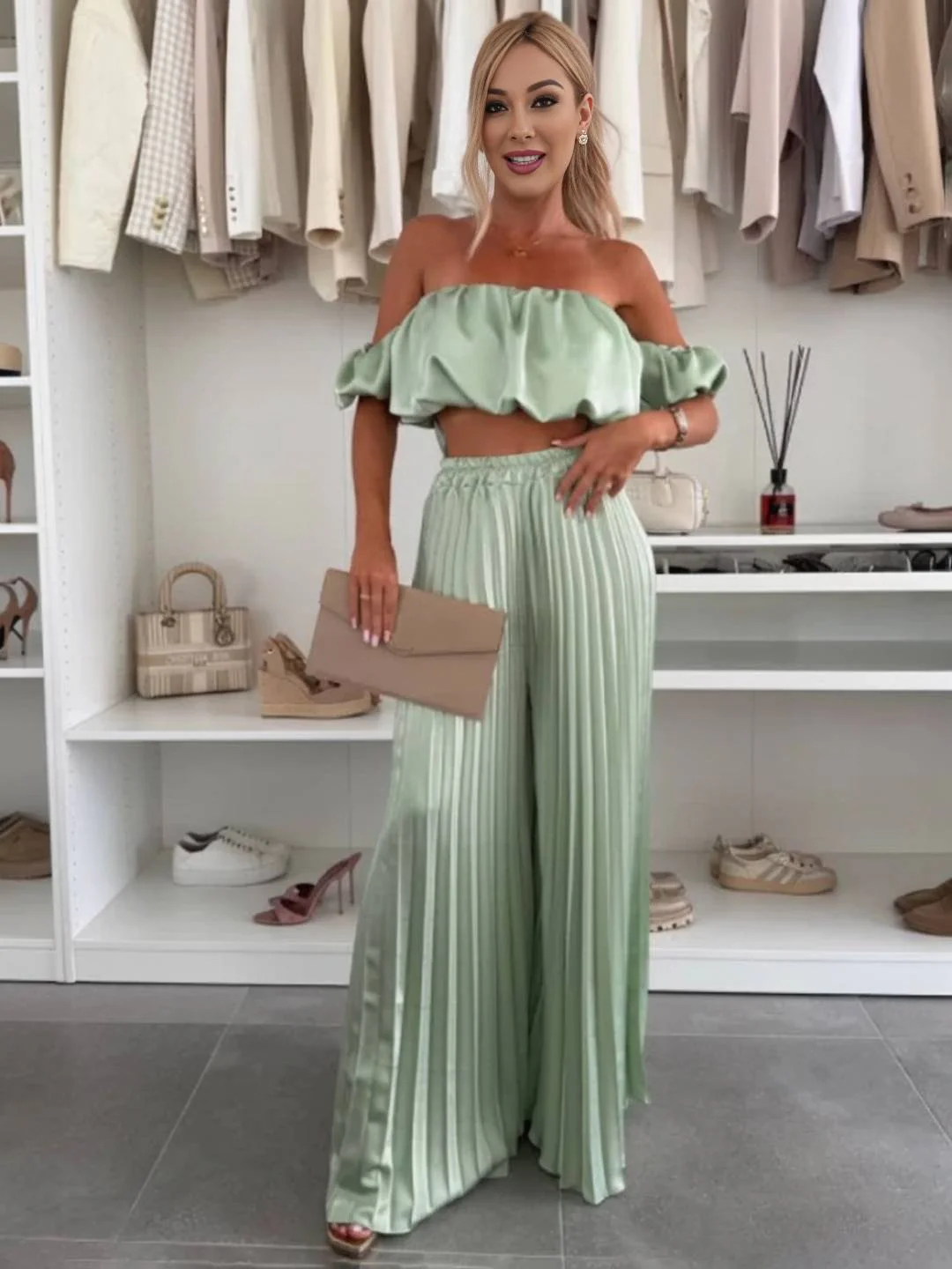 Araceli | Zweiteiliges Set mit Plisseehose und schulterfreiem Oberteil - Image 13