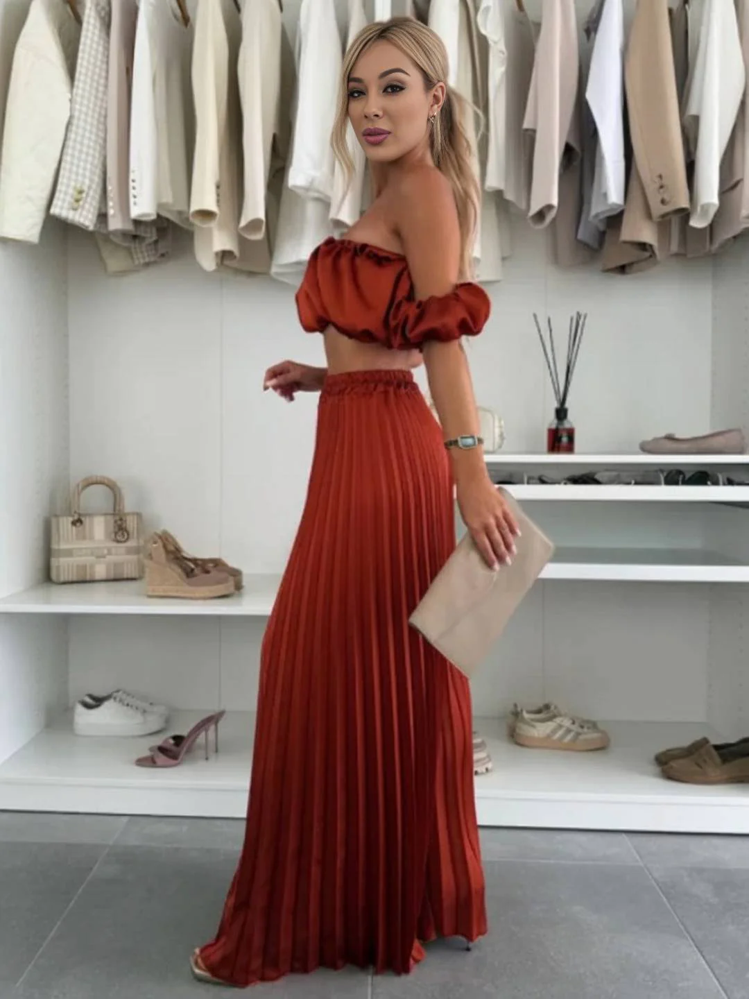 Araceli | Zweiteiliges Set mit Plisseehose und schulterfreiem Oberteil - Image 2