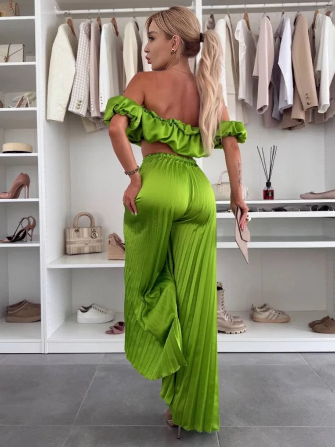 Araceli | Zweiteiliges Set mit Plisseehose und schulterfreiem Oberteil - Image 24