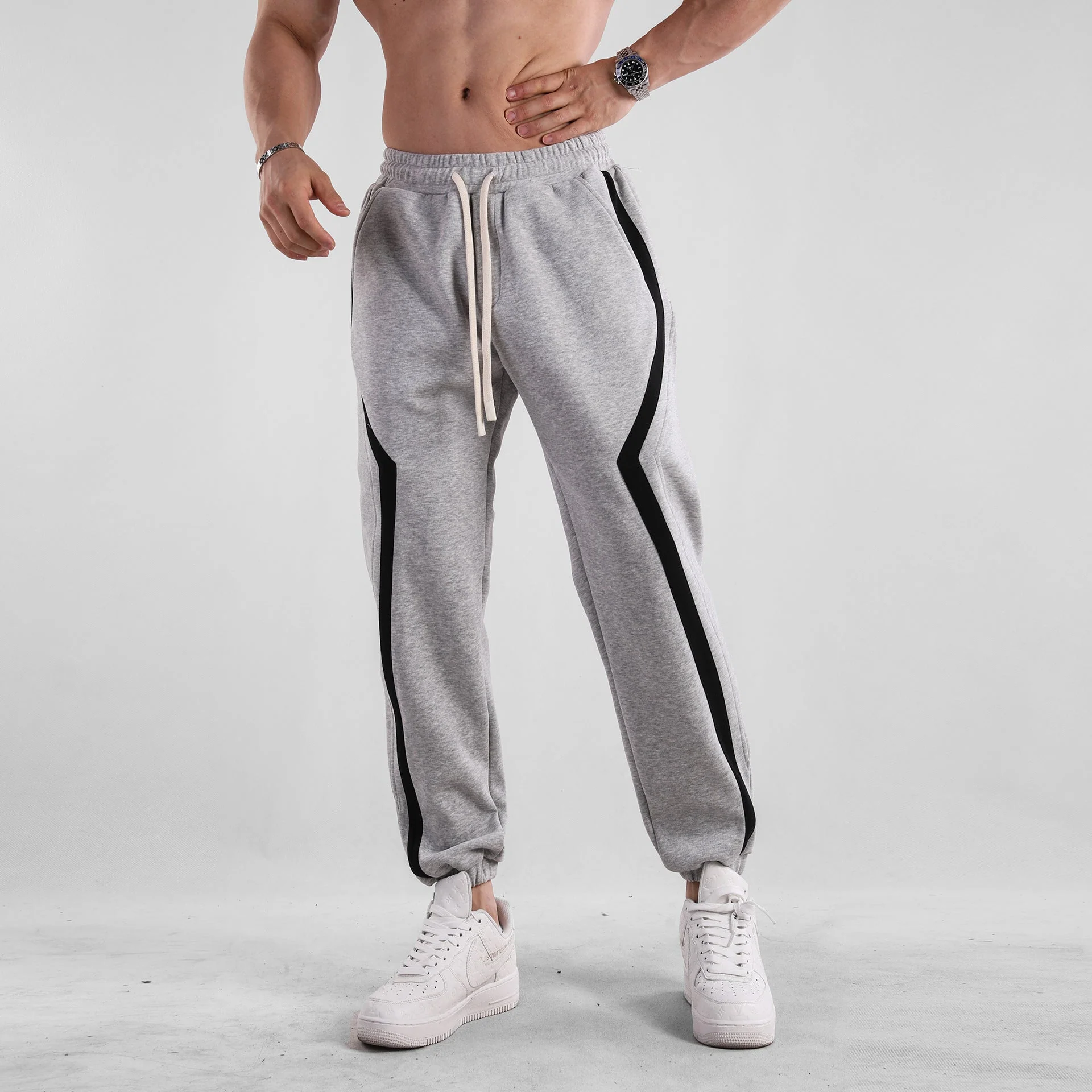 Arian | Gestreifte Casual Jogginghose - Image 2
