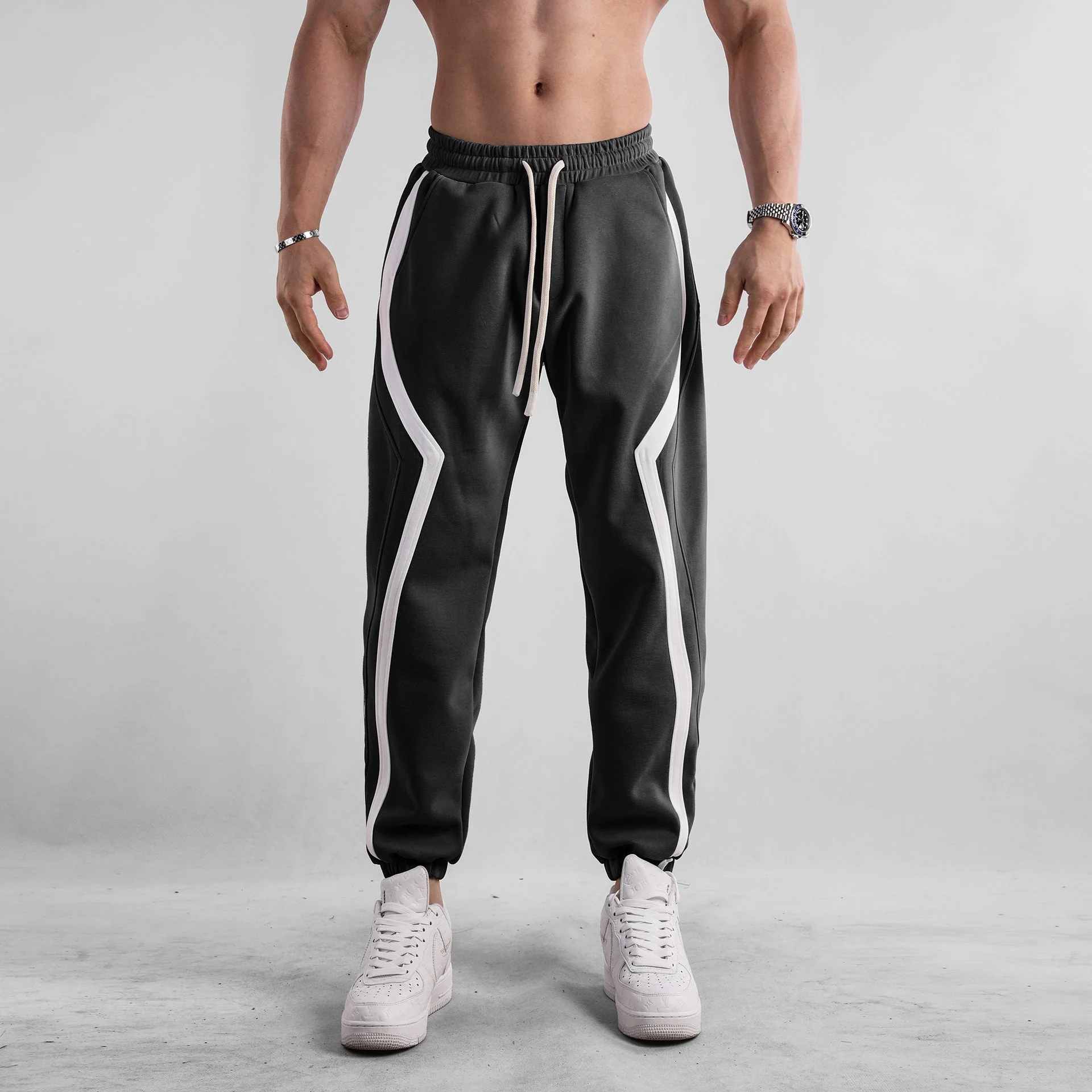 Arian | Gestreifte Casual Jogginghose - Image 4