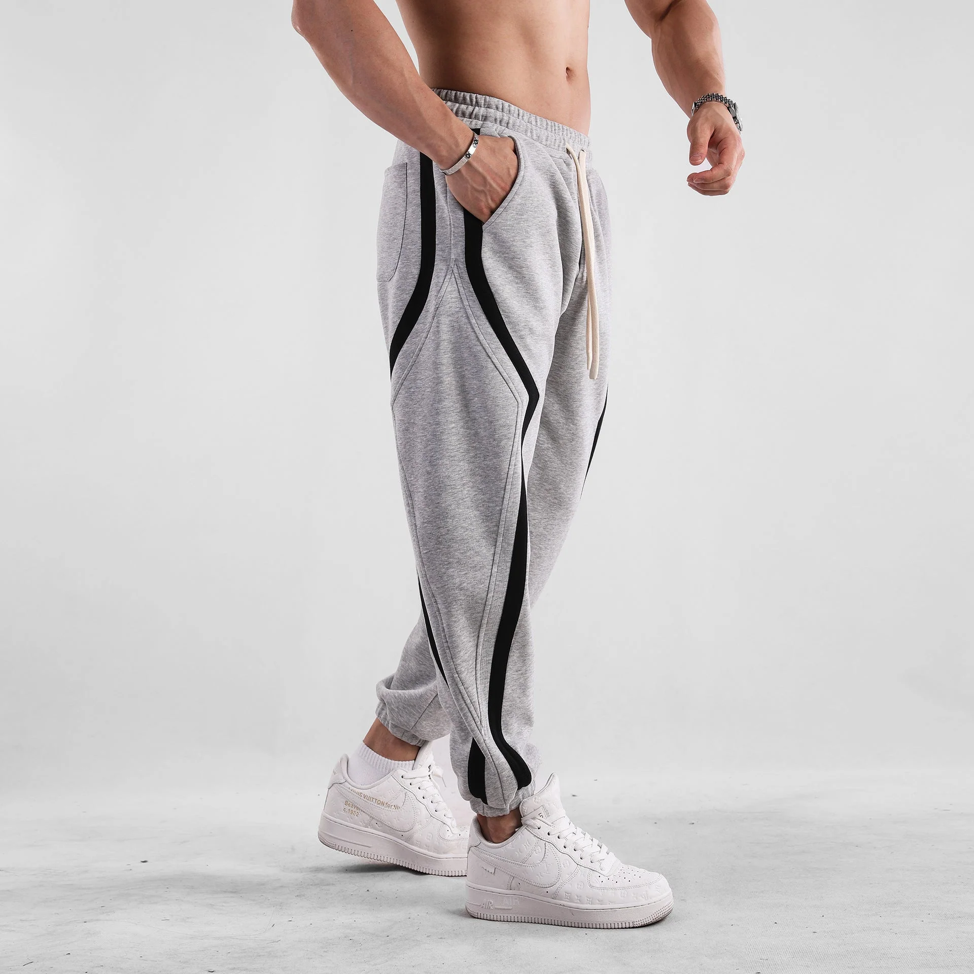 Arian | Gestreifte Casual Jogginghose - Image 6