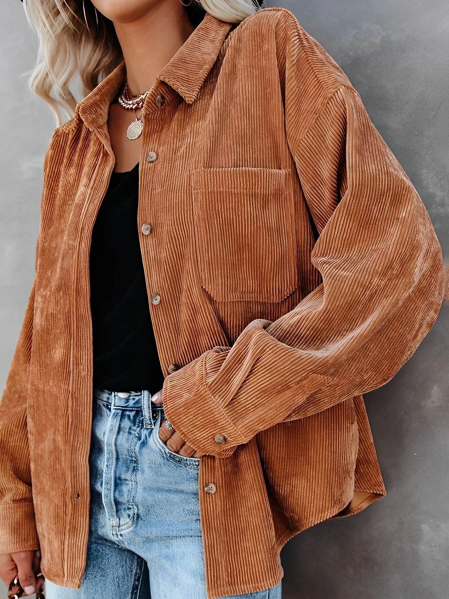 Ariana – Lässige Damen Cordbluse mit Knopfleiste - Image 10