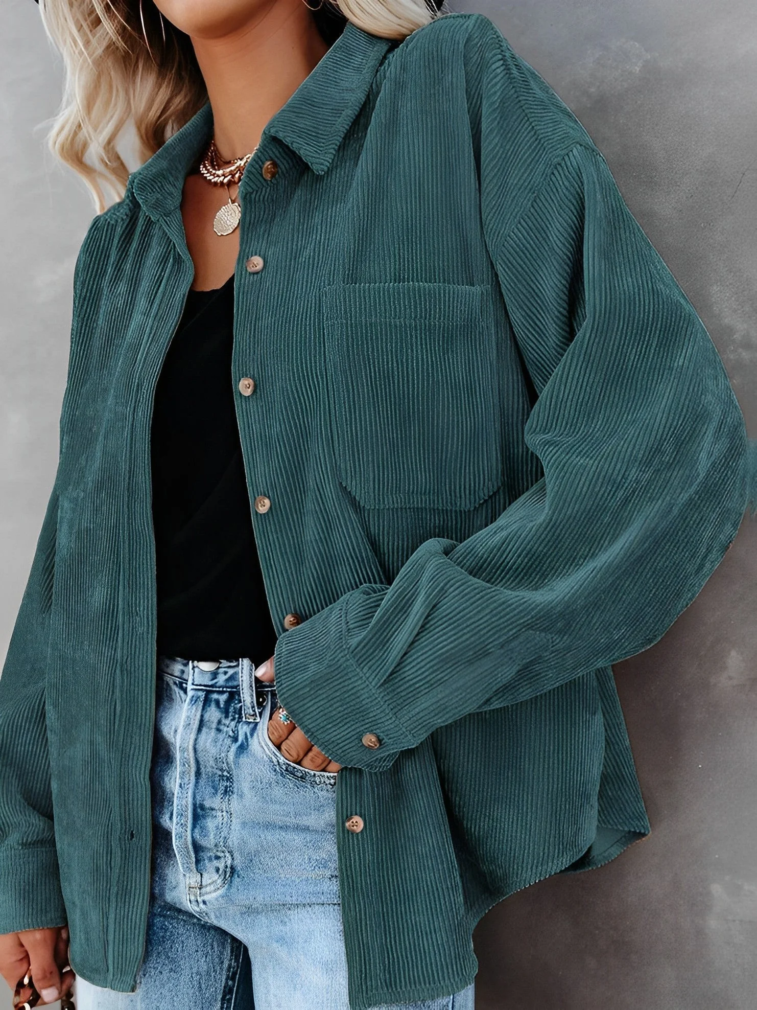 Ariana – Lässige Damen Cordbluse mit Knopfleiste - Image 8