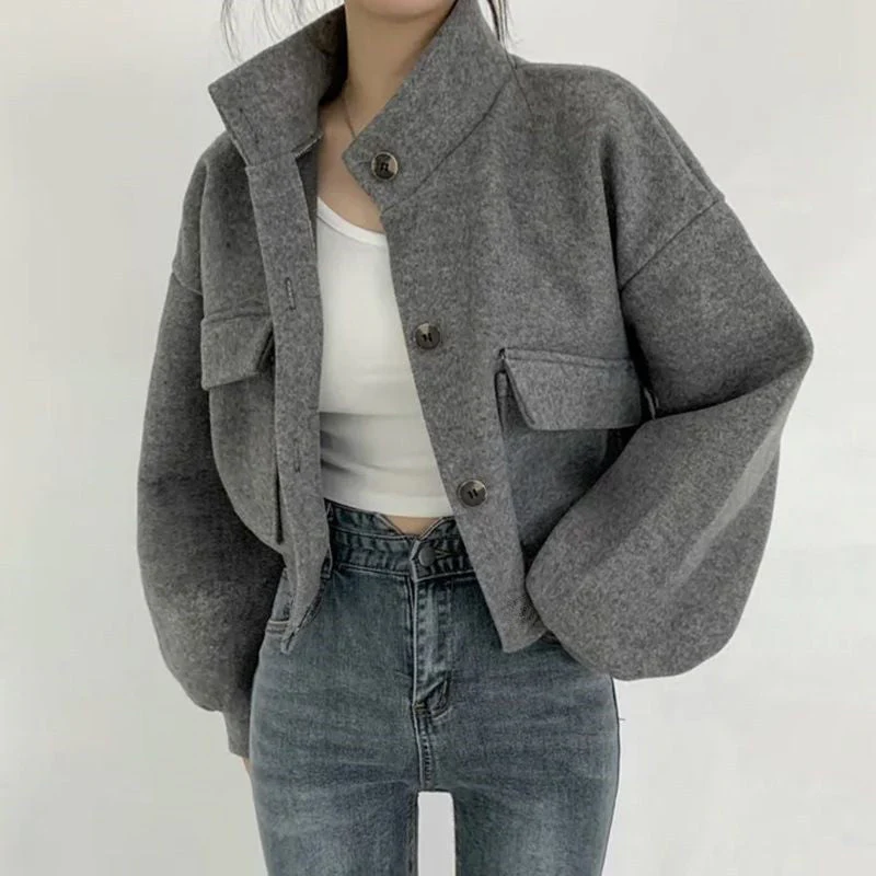 Audrey | Kurze Wolljacke Mit Stehkragen Und Lockerem Schnitt - Image 3