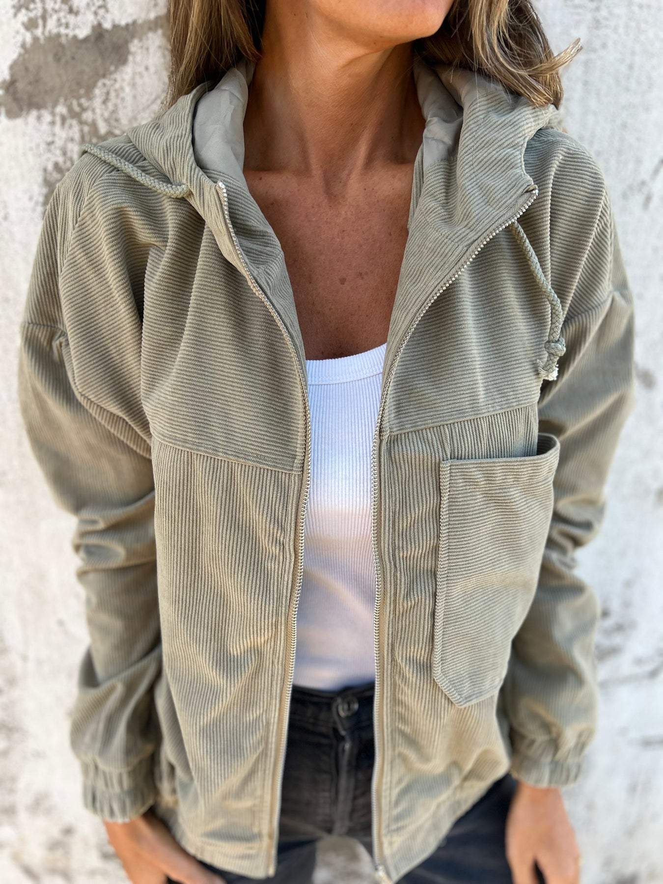 Audrey | Lässige Jacke mit Kapuze - Image 3