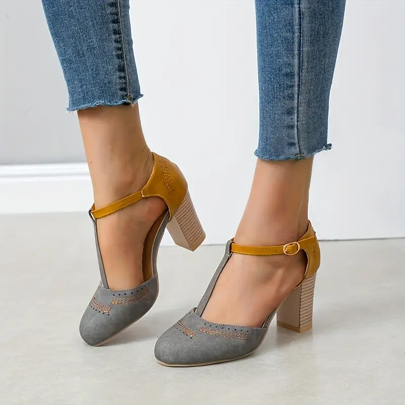 Aureven – Vintage T-Riemen-Pumps mit Blockabsatz - Image 6