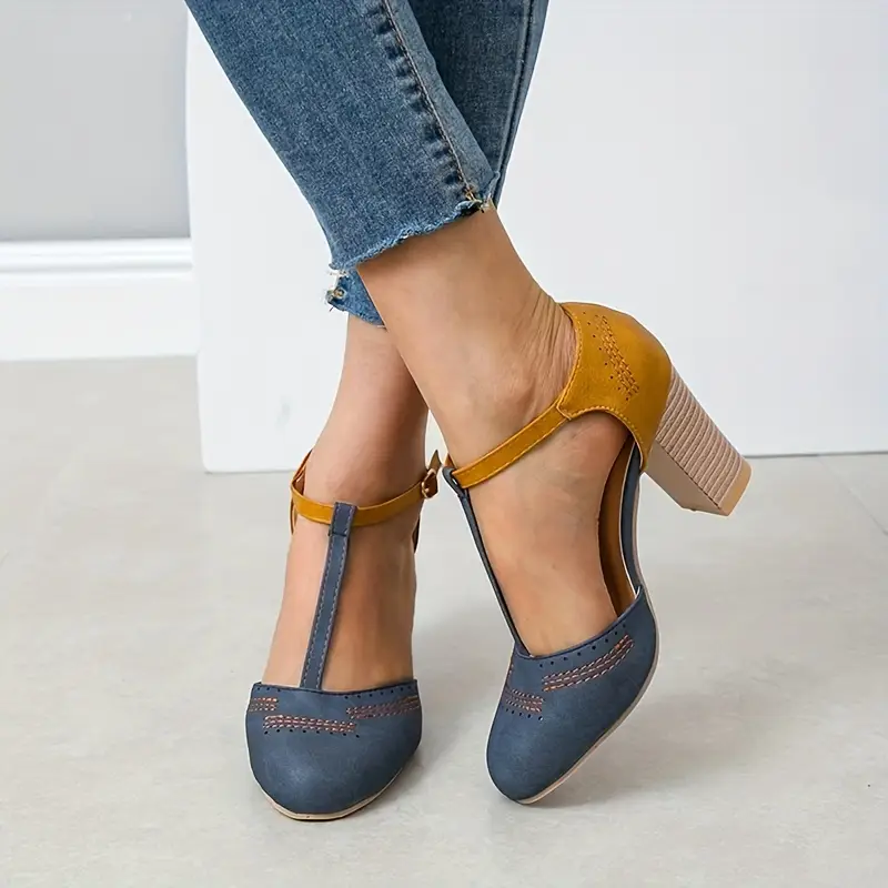 Aureven – Vintage T-Riemen-Pumps mit Blockabsatz - Image 7