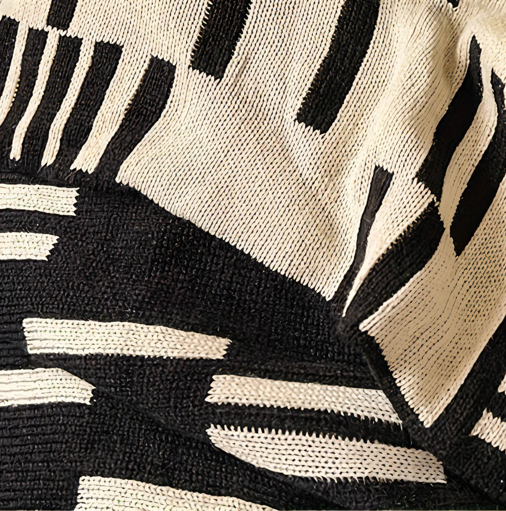 Avelena | CalmoWeave Plaid | Strickdecke Schwarz-Beige | Weich & Wärmend | Für Alle Jahreszeiten - Image 6