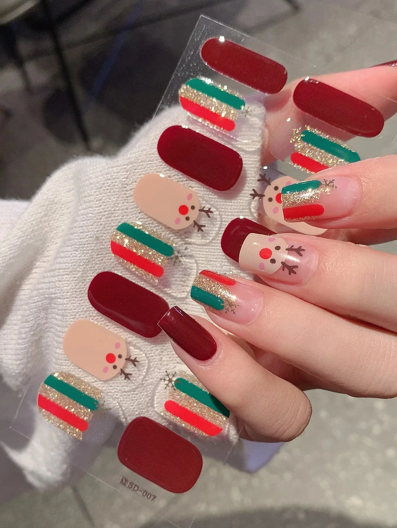 Avelena | GlitzNail – Festliche Weihnachtsnägel Schnell, Komplett Ohne Salon - Image 33