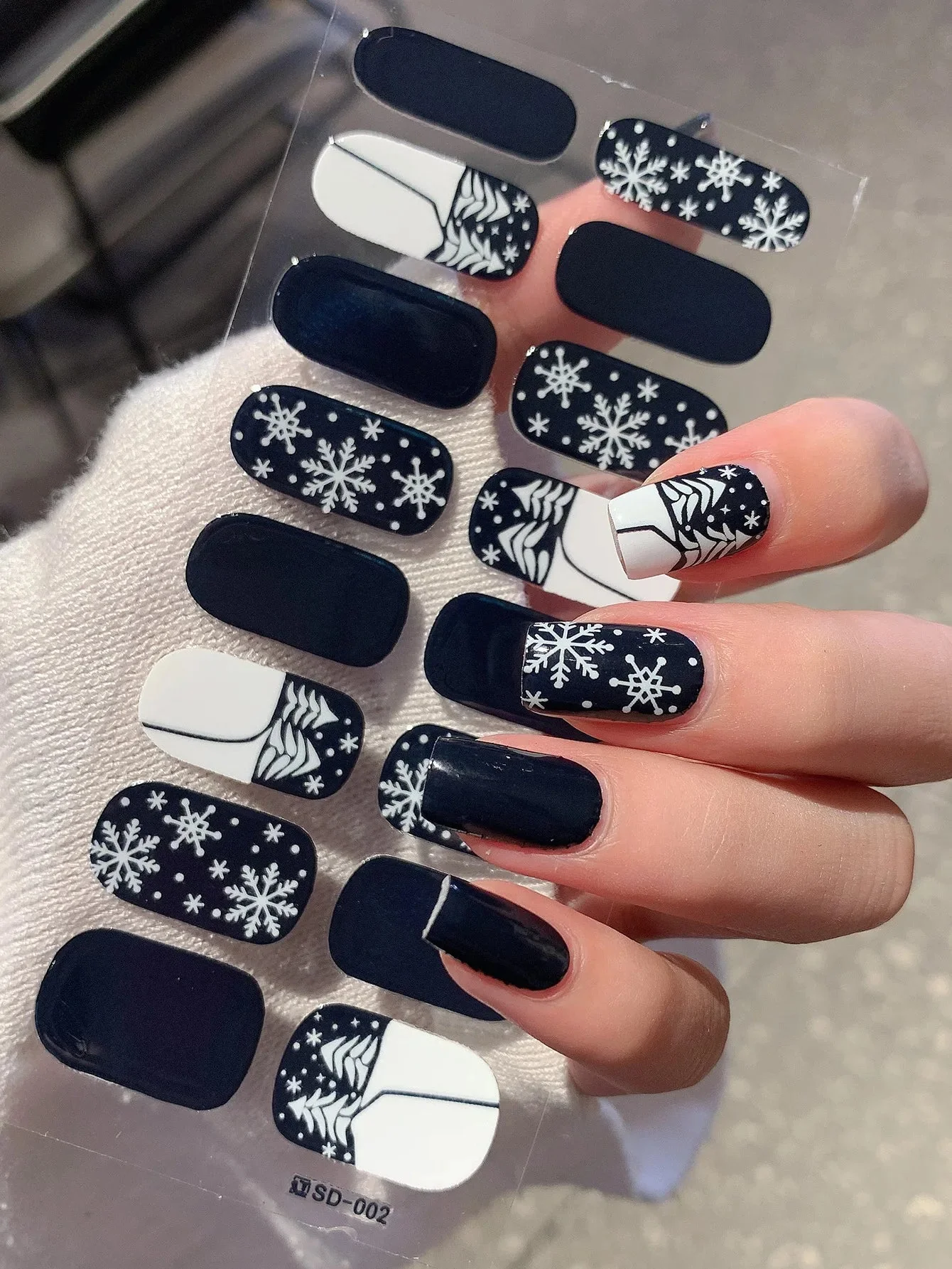 Avelena | GlitzNail – Festliche Weihnachtsnägel Schnell, Komplett Ohne Salon - Image 58
