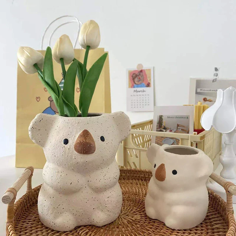 Avelena | Koalina Koala Blumentopf | Süßer Deko Pflanztopf aus Harz | Mini Vase für Sukkulenten & Bonsai | Handgefertigte Garten- & Wohnraumdeko - Image 2