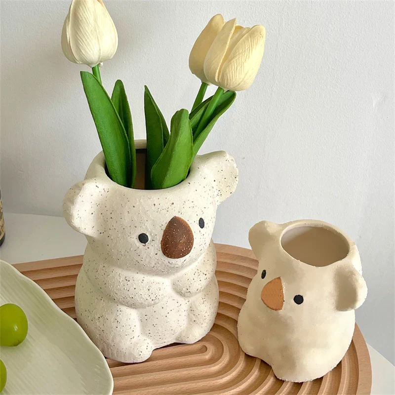Avelena | Koalina Koala Blumentopf | Süßer Deko Pflanztopf aus Harz | Mini Vase für Sukkulenten & Bonsai | Handgefertigte Garten- & Wohnraumdeko - Image 3