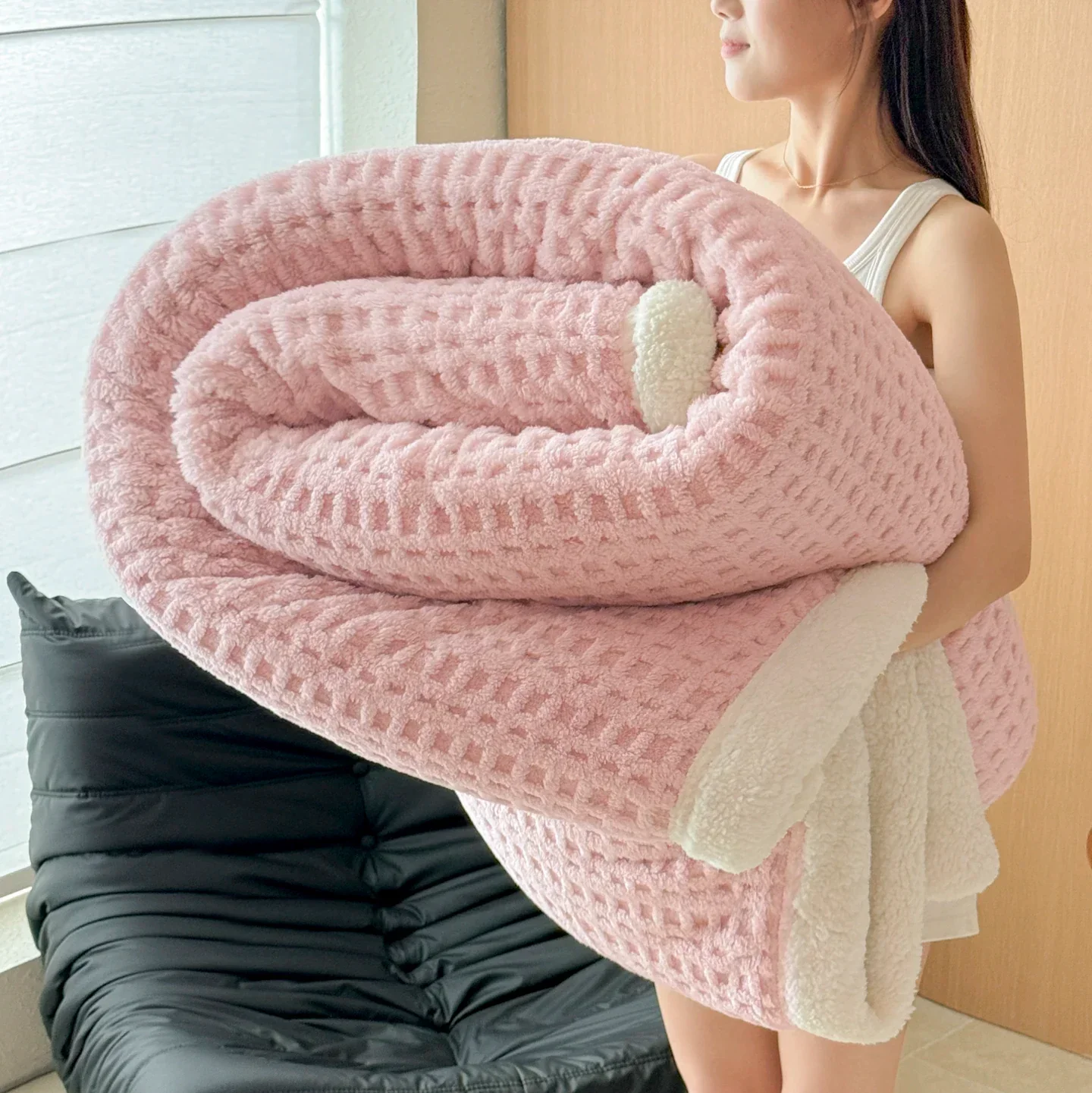 Avelena | Wintertraum Kuscheldecke – Doppellagige Fleece-Decke mit Lammwolloptik | Ultrawarm, Weich & Hautfreundlich | Für Sofa, Bett & kalte Wintertage - Image 7