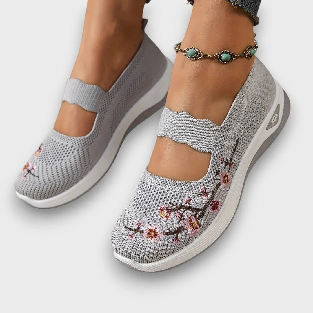 Averina – Femininer Komfort-Sneaker mit Stickerei - Image 2