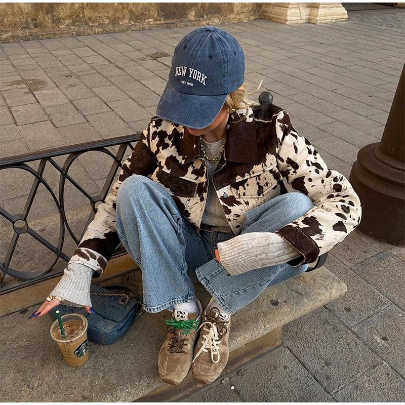 Aylin | Kurzjacke Mit Kuhmuster - Image 9