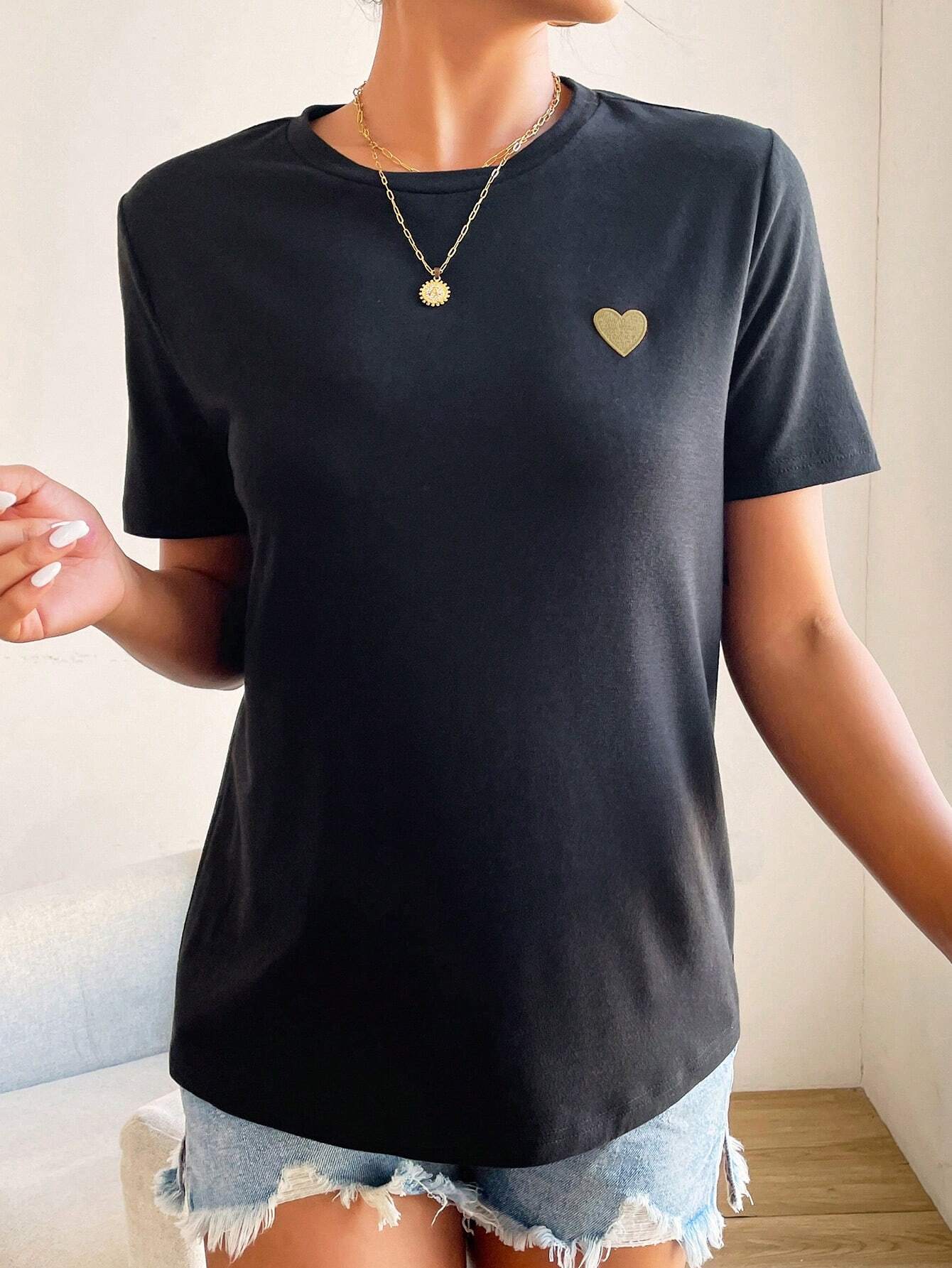 Basic Damen T-Shirt mit Herz-Detail – Minimalistisch, Casual & Kombinationsstark - Image 4