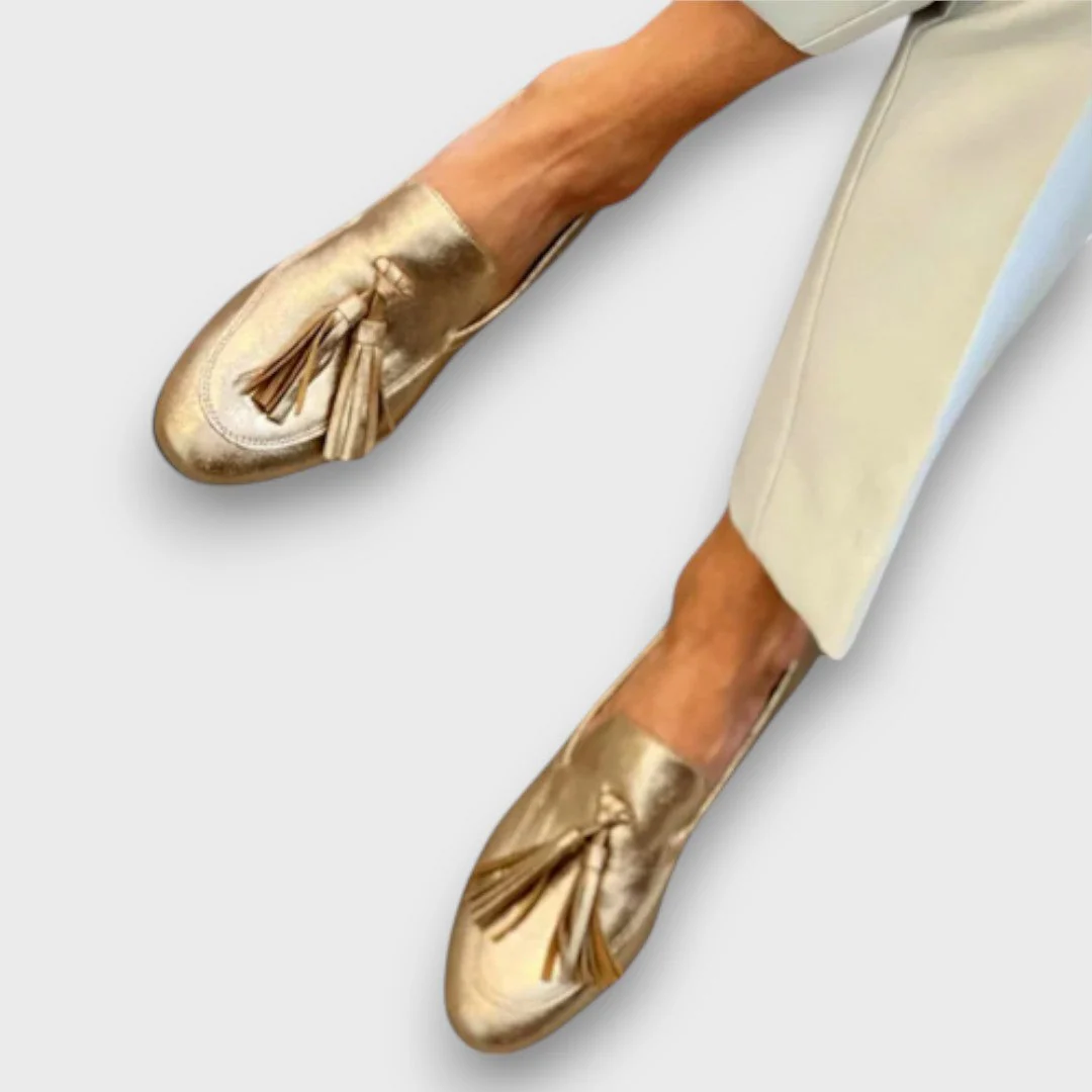 Beatrice – Goldene Loafer mit Glanz - Image 3