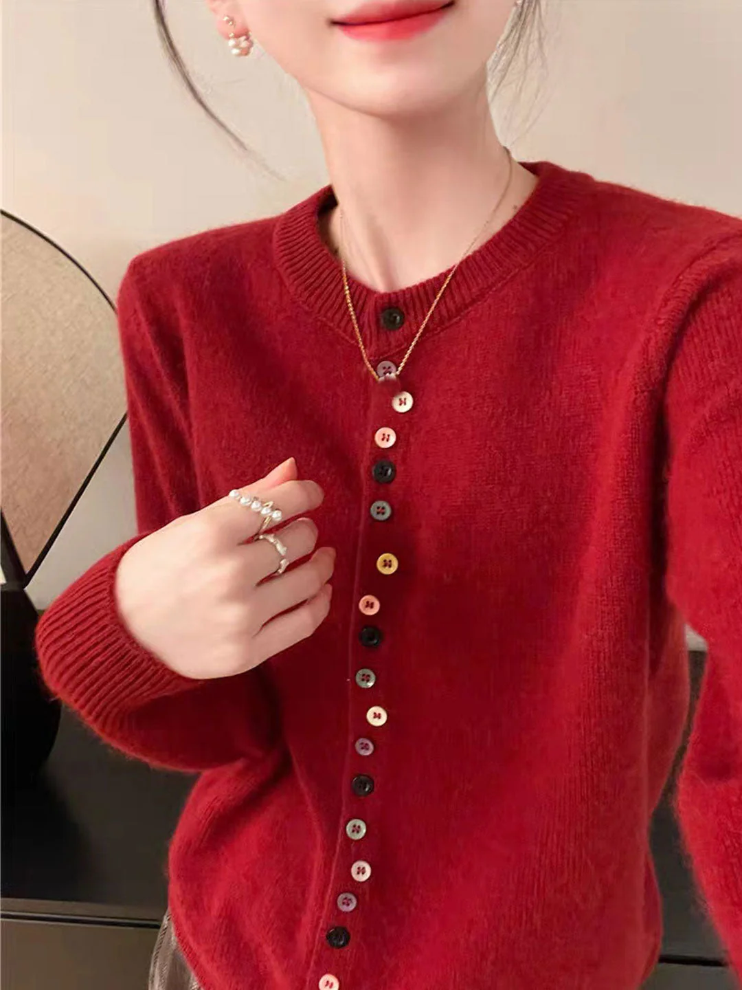 Beatrice - Klassische Strickjacke mit Rundhalsausschnitt - Image 2