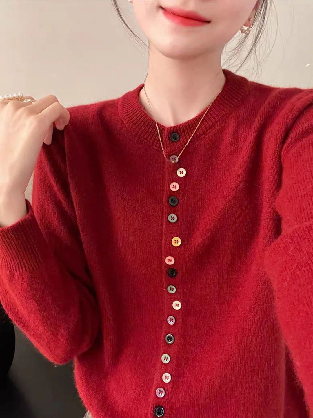 Beatrice - Klassische Strickjacke mit Rundhalsausschnitt - Image 4
