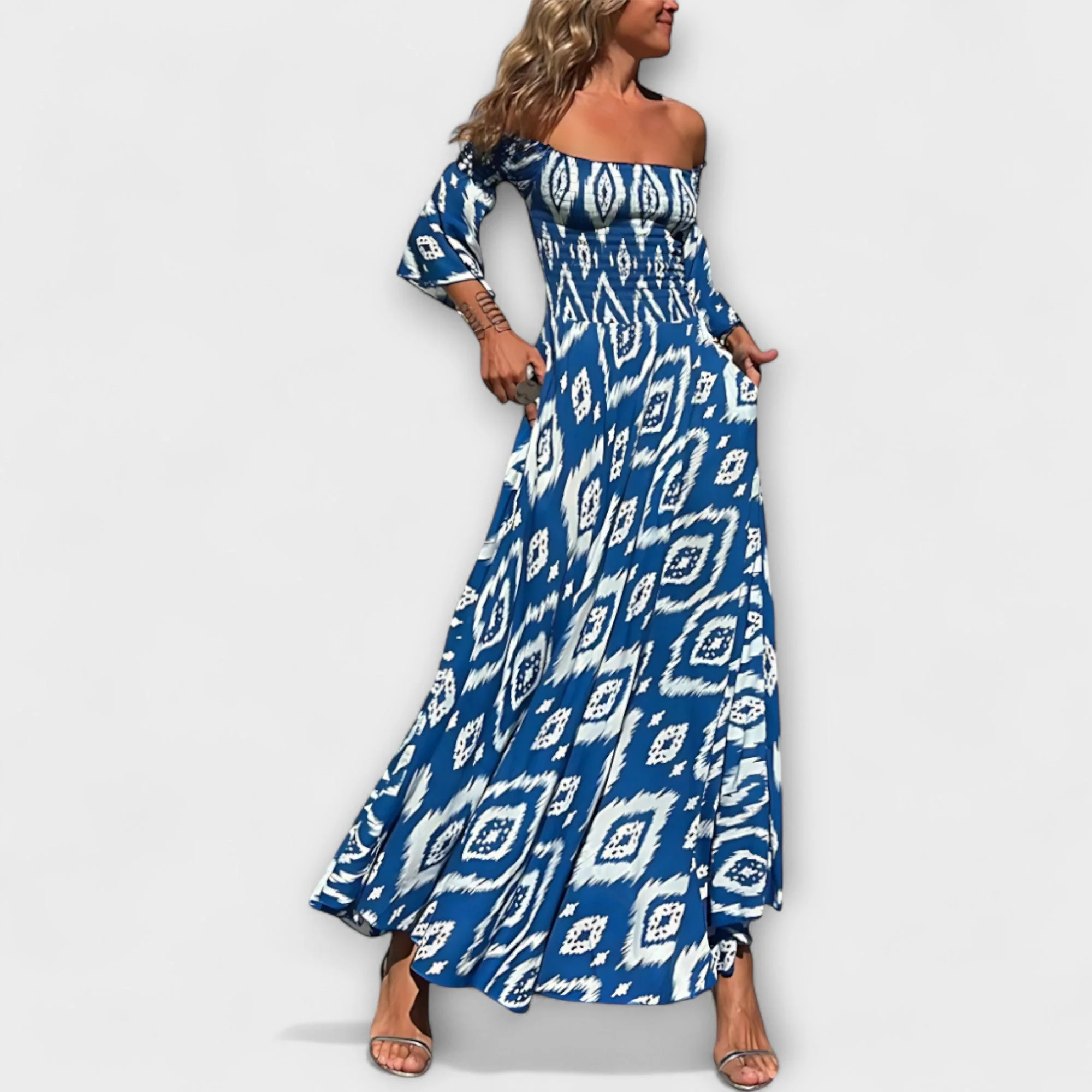 Bella - Off-Shoulder Kleid mit Blumenmuster in Ozeanfarben - Image 2