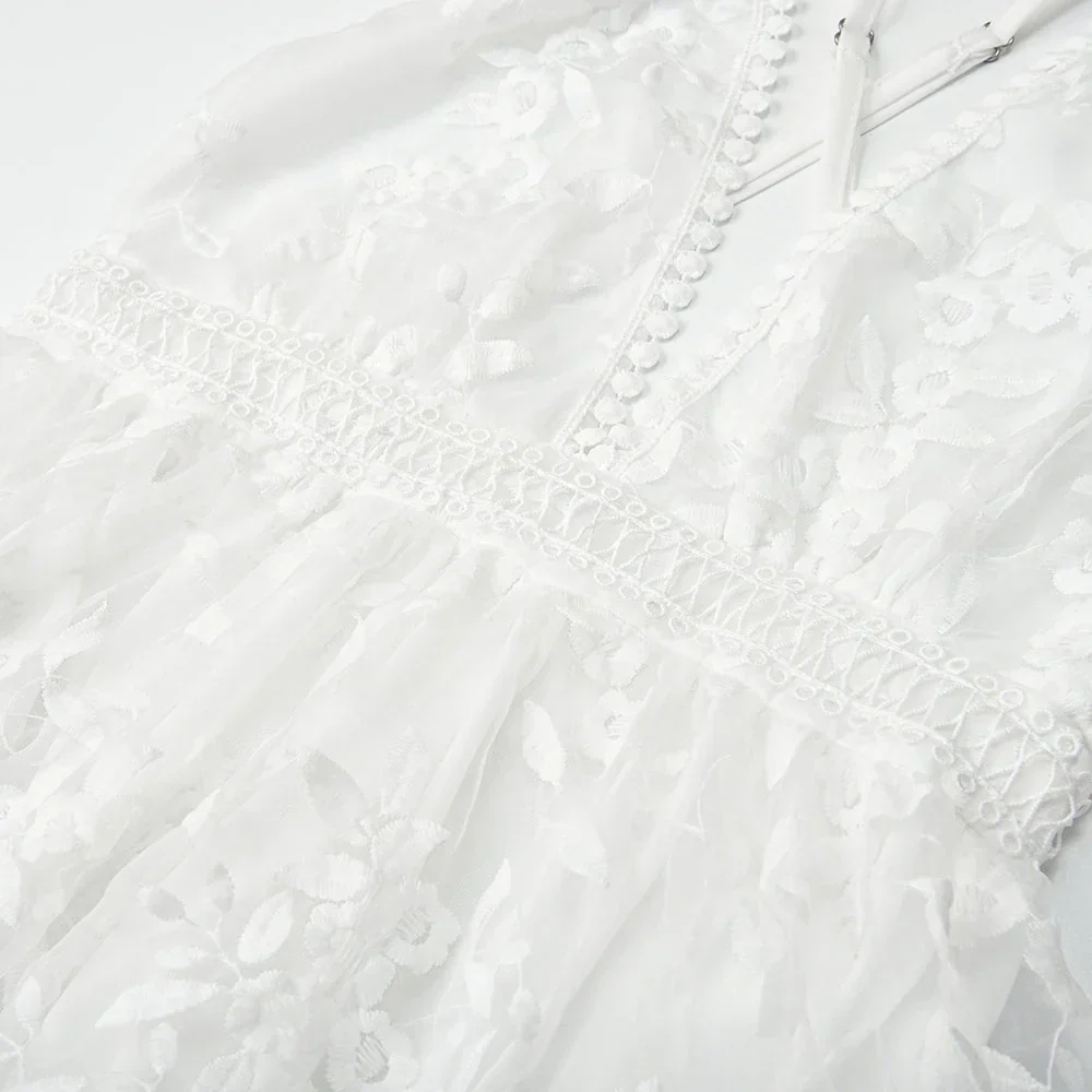 Bellona – Elegantes Minikleid aus Spitze - Image 2