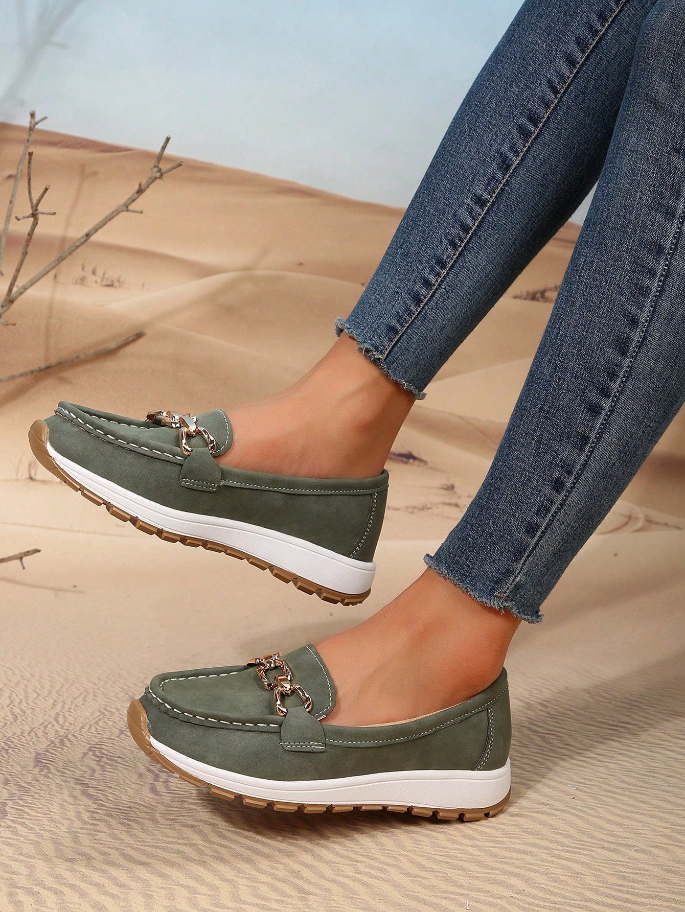 Bequeme Damen-Loafers mit elegantem Metallakzent - Image 16