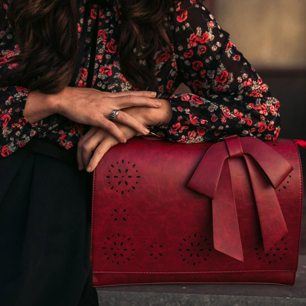 Bernadette – Schleifen-Satchel Handtasche - Image 20
