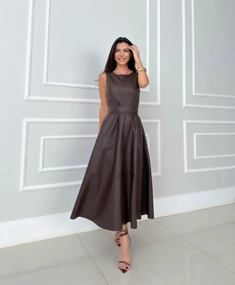 Bnita – Ärmelloses Midikleid Aus Kunstleder - Image 3
