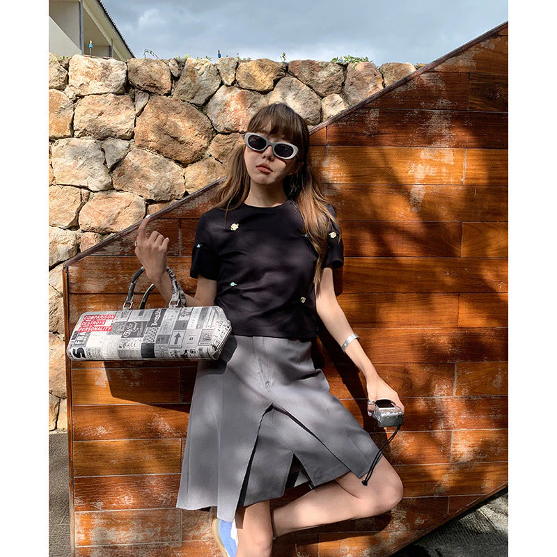 Bogdana- Damen modisches T-Shirt mit dekorativen Stickelementen - Image 3